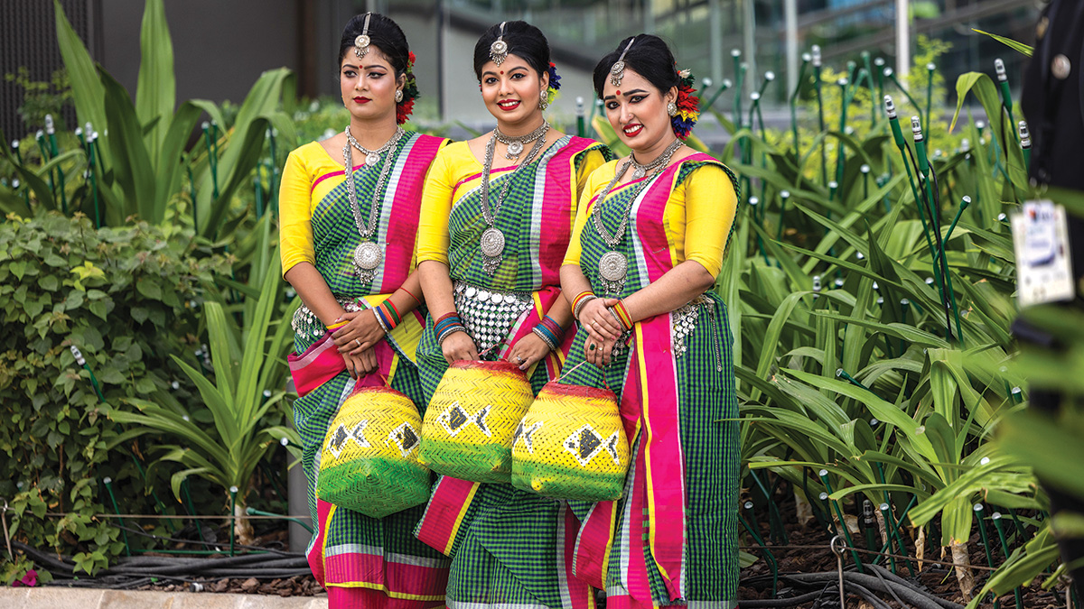 بنغلاديش تروّج لفنونها وثقافتها في «إكسبو».     من المصدر