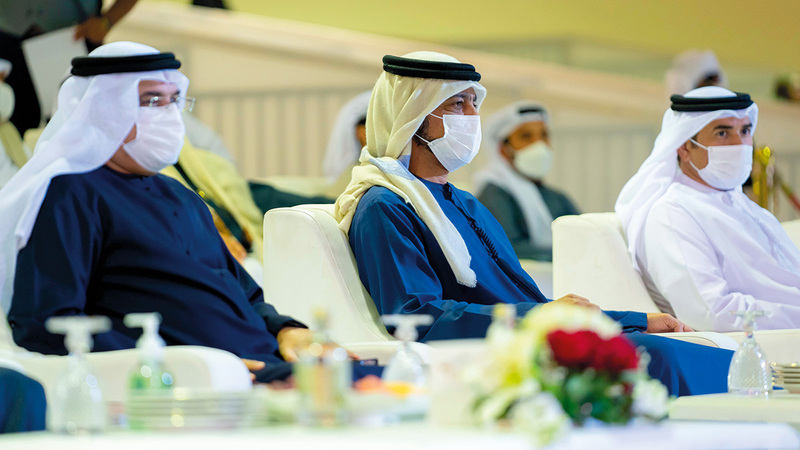 عمار النعيمي خلال حضوره اليوم الختامي للبطولة.   وام