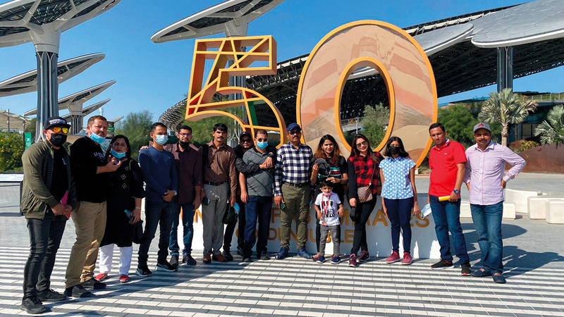 العائلة أطلقت مبادرة مجتمعية تستهدف تقديم المساعدة إلى الفئات العاملة في المجتمع.      من المصدر