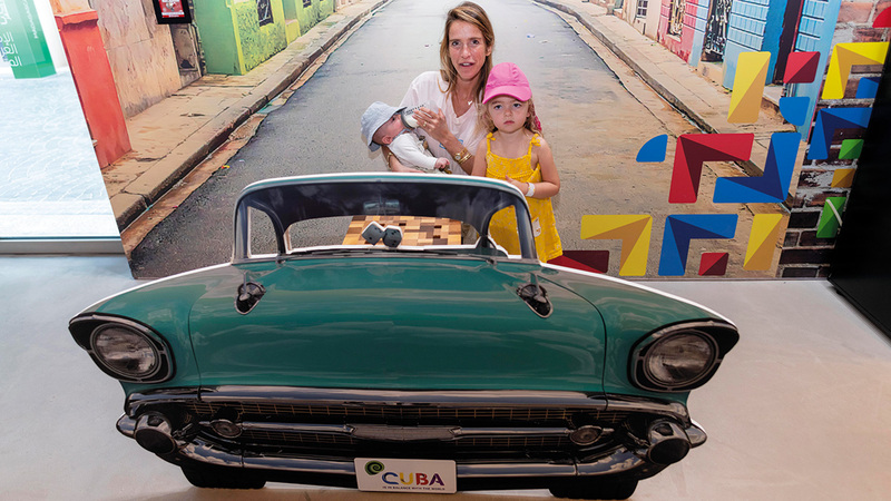 الجناح ينقل زواره إلى شوارع كوبا القديمة.   من المصدر