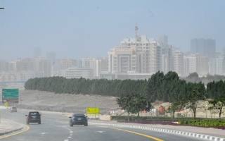 الصورة: «بلدية دبي»: فرق طوارئ للتعامل مع الحالة المناخية ورقم مجاني للتواصل