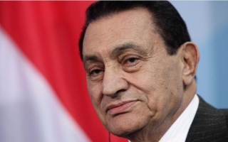 تصرف «غير عادي» قام به حسني مبارك  في حفل رسمي.. «فيديو»