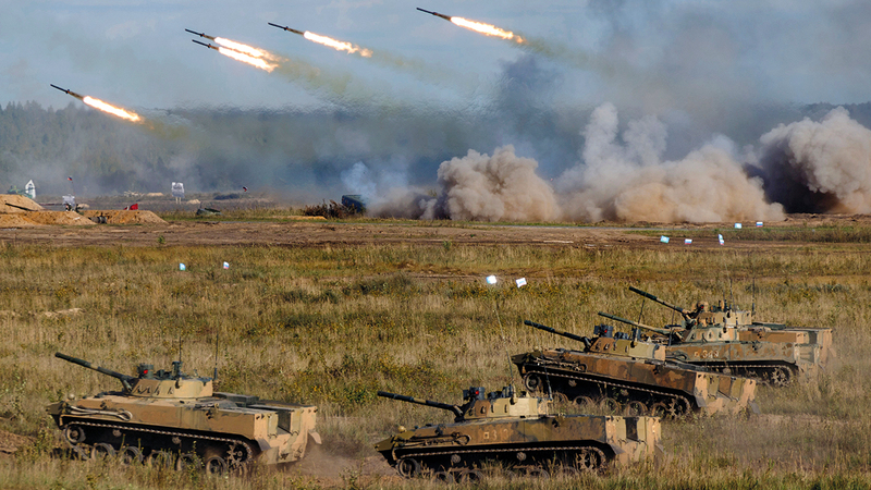 قوات روسية نقلتها موسكو قرب أوكرانيا لتهديد كييف.   أرشيفية