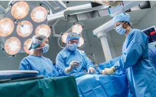 الصورة: إكتشاف مدهش في غرفة العمليات.. رجل لديه مبيض ورحم وأب لثلاثة أطفال