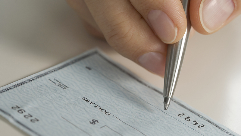 المشرع جعل الشيك سنداً تنفيذياً مباشرة.  أرشيفية