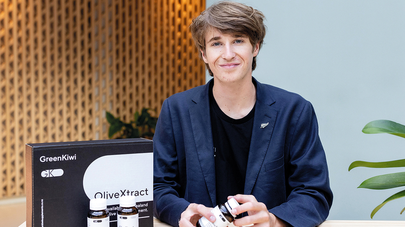 ماكس دونالدسون مؤسس مشروع المكملات الغذائية «غرينكيوي سَبليمنتس».   من المصدر