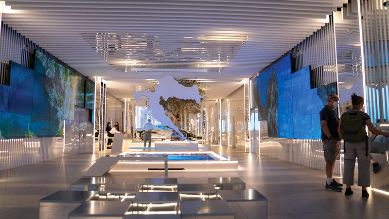 النجوم التقوا خلال فعالية نظّمها الجناح الكرواتي.   من المصدر