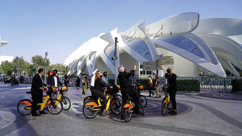 جولة الدرّاجات الهوائية عرضت تطوّر المخطط الحضري الهادف إلى تحويل الموقع الضخم إلى مدينة ذكية ومستدامة للمستقبل.   من المصدر