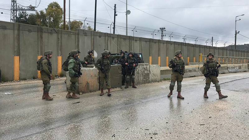 حاجز الناقورة تحوّل إلى ثكنة عسكرية لجنود الاحتلال.   الإمارات اليوم