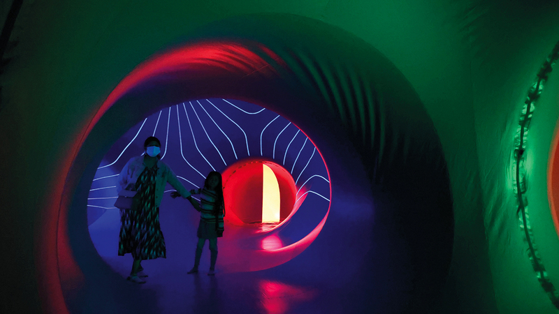 تجربة فنية فريدة من نوعها يتيحها الهيكل لزوّاره.   تصوير: أسامة أبوغانم