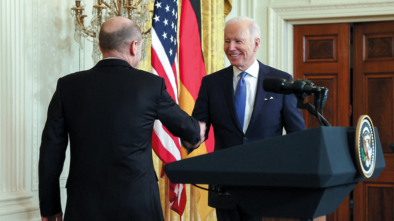 بايدن يستقبل المستشار أولاف شولتس في البيت الأبيض لطمأنة ألمانيا.   رويترز