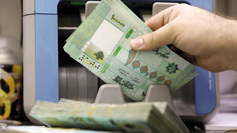 الليرة اللبنانية فقدت 90% من قيمتها.   رويترز