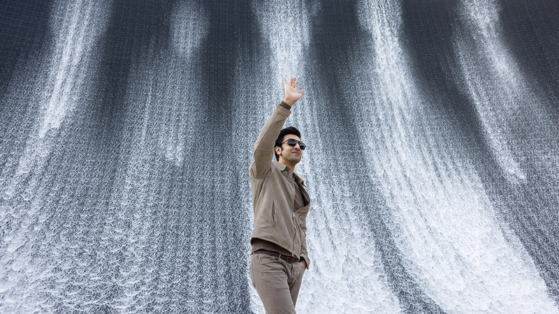 النجم الهندي أمام «شلالات إكسبو».    من المصدر