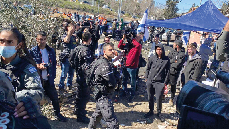 وجود كثيف للمستوطنين في محيط منازل المقدسيين.    الإمارات اليوم