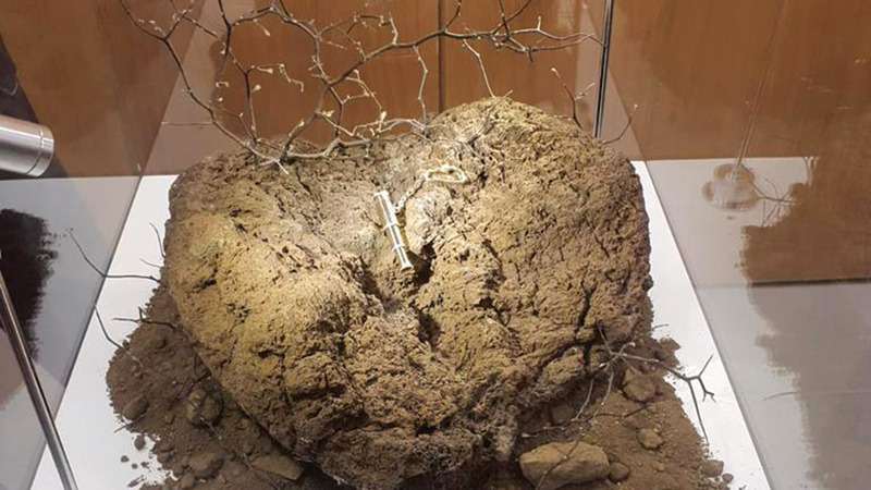 التشكيلة تجسد تاريخ البرتغال الذي يعكس فيه البحر الشجاعة والطموح في استكشاف طرق جديدة.   من المصدر