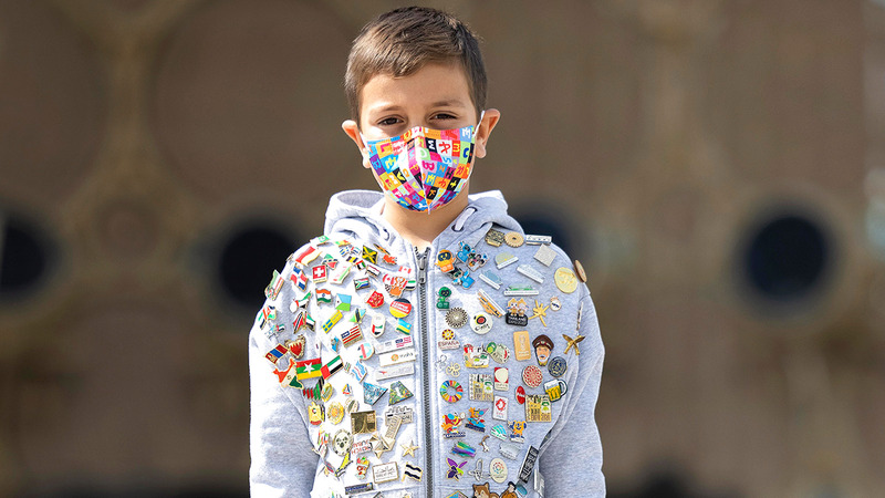 أندريه يستعد لإضافة أوزان أخرى على سترته.   من المصدر