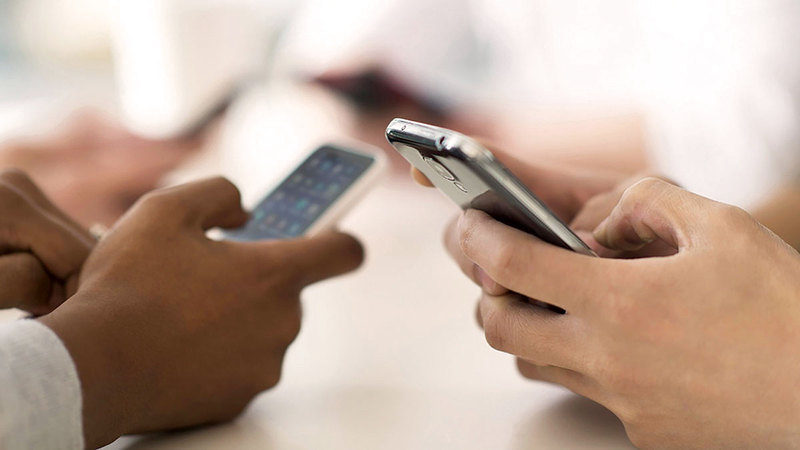 ضرورة الحيطة والحرص في ما يكتبه الموظف على «السوشيال ميديا».   أرشيفية