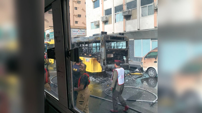 تمت السيطرة على الحريق وإحالة الملف إلى الجهات المختصة لإجراء التحقيق اللازم.  من المصدر