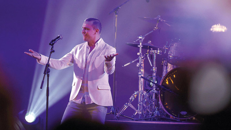 فضيل قدم «عبدالقادر» وعدداً من الأغنيات خلال الحفل.   من المصدر