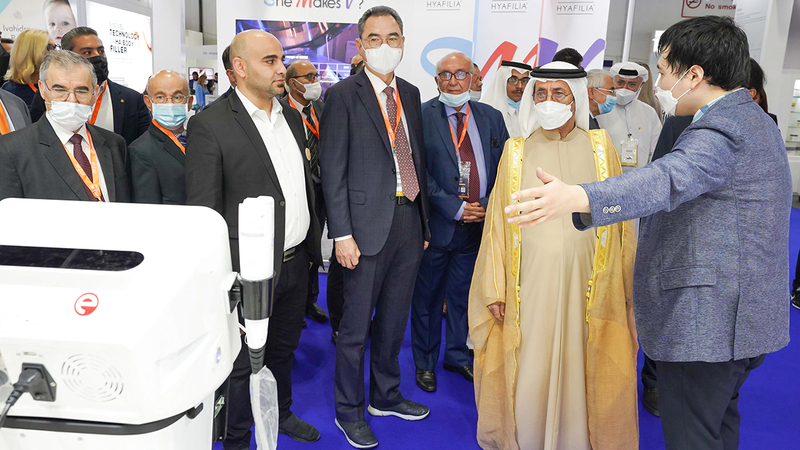 حشر بن مكتوم خلال افتتاحه فعاليات الدورة ال 21 من مؤتمر ومعرض دبي العالمي لأمراض الجلد والليزر.    من المصدر