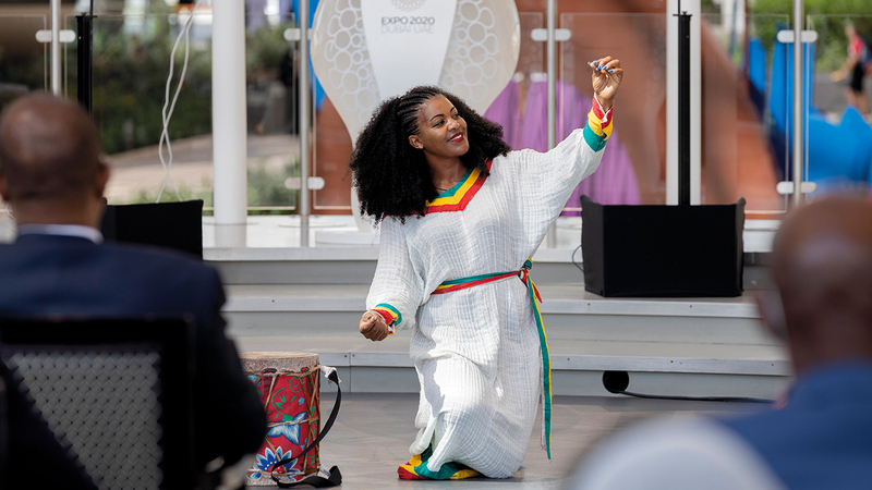 المسرح الوطني الإثيوبي قدّم لوحات من بلاده خلال الاحتفال.           من المصدر