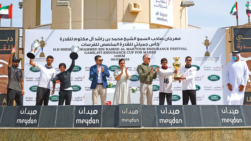 خلال تتويج الفائزين.   تصوير: أسامة أبوغانم