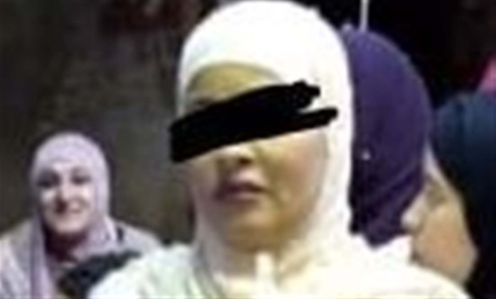 المتهمة بتعذيب زوجها بالاشتراك مع عشيقها.