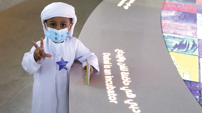 الزيارة رسمت الابتسامة على وجه الطفل سعيد (أربع سنوات).   من المصدر