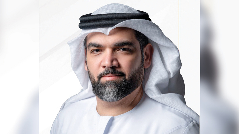 محمد الزعابي: «غرامة استخدام المركبات الخفيفة الطريق المخصص للشاحنات تبلغ 100 درهم في المرة الأولى».