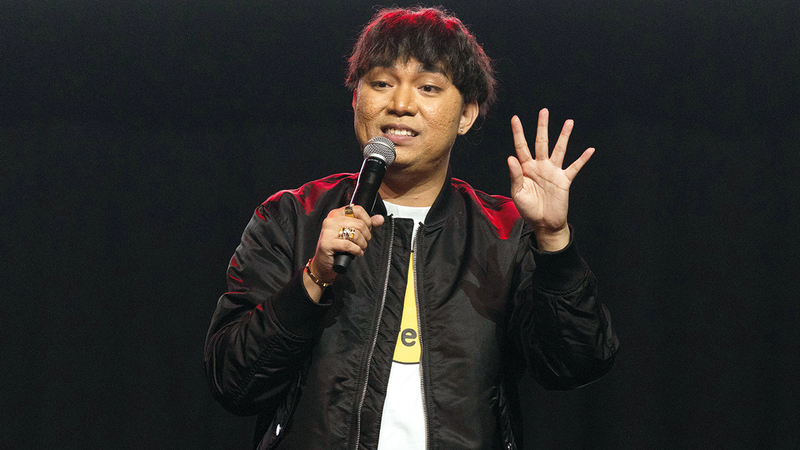 الحفل اشتمل على تقديم عدد من المقاطع الكوميدية للكوميديان الفلبيني تشاد كينزي.