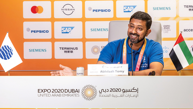 أبهيلاش تومي: «الإبحار حول العالم من دون توقف في مركب شراعي هو أحد الإنجازات الأكثر تحدياً التي يمكن للفرد أن يحاول القيام بها».