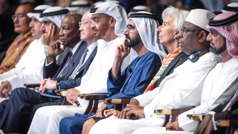 محمد بن راشد ومحمد بن زايد خلال افتتاح فعاليات القمة في دورة سابقة.   من المصدر