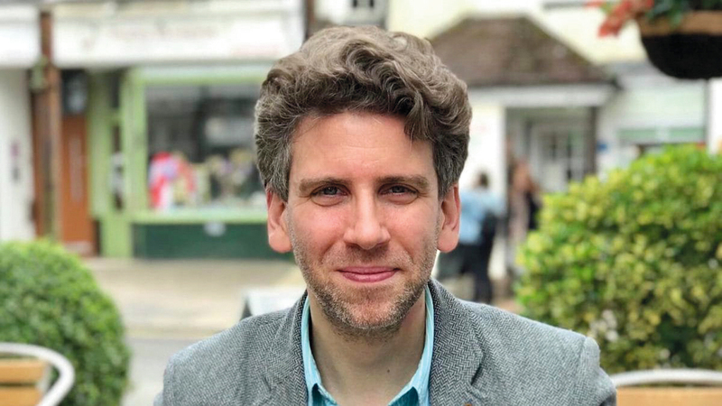 تيم ستانلي: «أوكرانيا أثّرت فينا أكثر من سورية، لأنها (دولة أوروبية)».