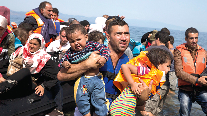 لاجئون سوريون خاطروا بحياتهم من أجل الوصول إلى دول أوروبية.   أ.ب