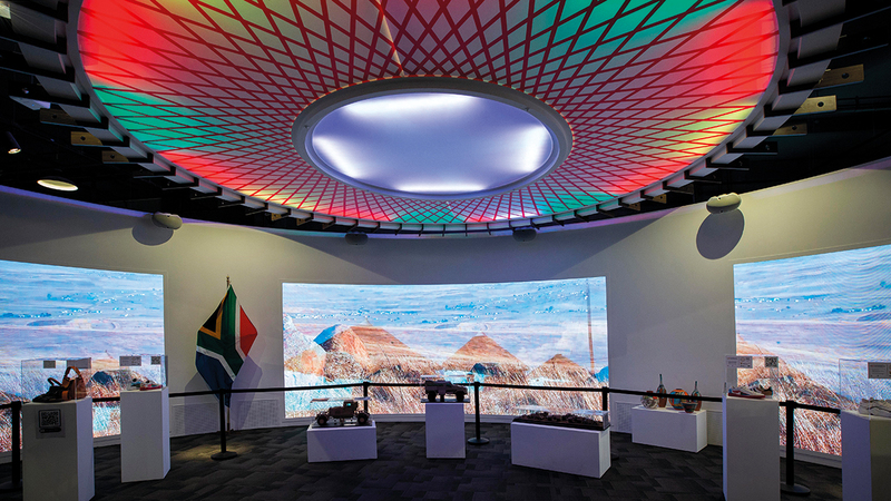 جناح جنوب إفريقيا في مقدمة الوجهات التي زارها الزوجان.    من المصدر