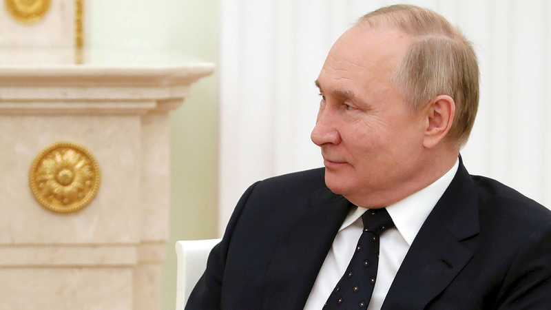 بوتين وضع قواته النووية على أهبة الاستعداد مع بداية حربه في أوكرانيا.    أ.ب