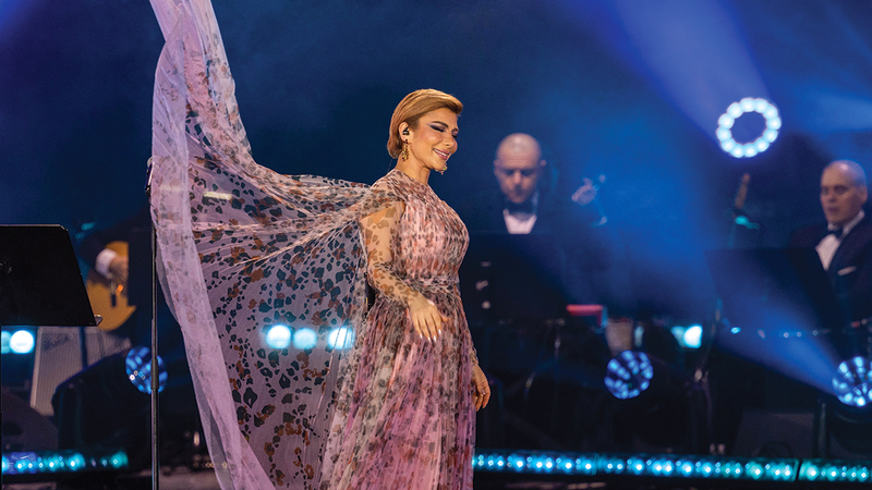 أصالة أطلّت على جمهورها بفستان ربيعي أنيق.     من المصدر