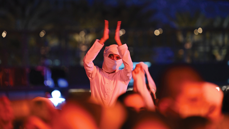 الأمسية حظيت بإقبال جماهيري لافت.     تصوير: أميرة السويدي