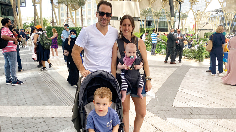 العائلة الأرجنتينية تزور دبي للمرة الأولى.   الإمارات اليوم