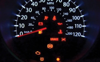 الصورة: محركات.. 5 علامات تحذيرية في لوحة القيادة.. لا يمكن للسائق تجاهلها