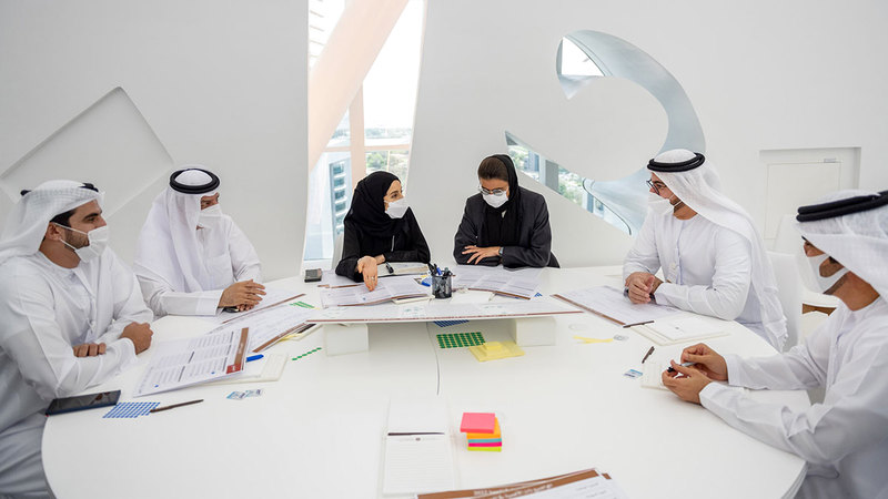 حكومة الإمارات نظمت جلسات حول المشاريع التحولية الكبرى التي تهدف إلى دعم جهود الوزارات في وضع الخطط.   وام