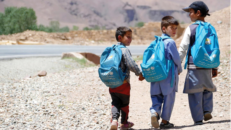 توقّف المساعدات الدولية لأفغانستان أثّر كثيراً في حياة الأطفال.     أرشيفية