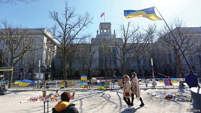 عدد كبير من الموظفين في السفارات الروسية يعدون جواسيس.    أرشيفية