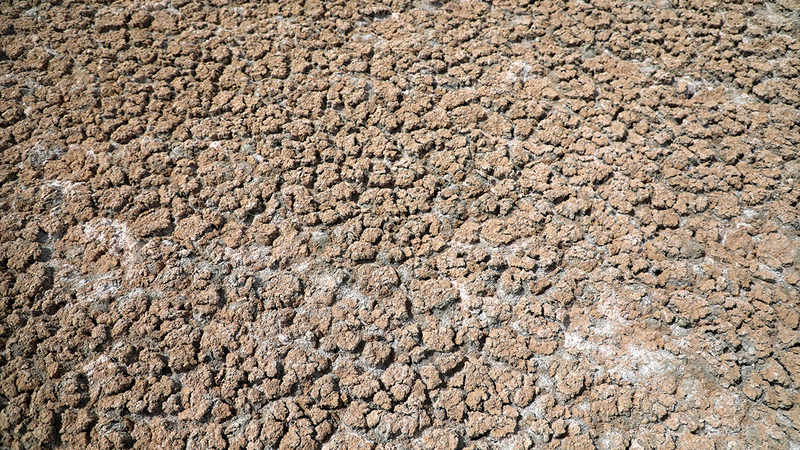 بحيرة ساوة تحولت إلى أرض يباب بسبب الجفاف.   أ.ف.ب