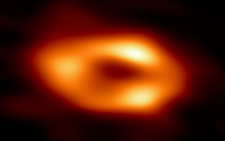 الصورة: اكتشاف ثقب أسود يمتص ما يعادل شمساً كل يوم
