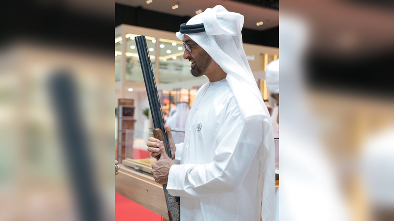 محمد بن زايد يحرص على زيارة معرض أبوظبي الدولي للصيد والفروسية الذي يقام سنوياً في العاصمة.   أرشيفية