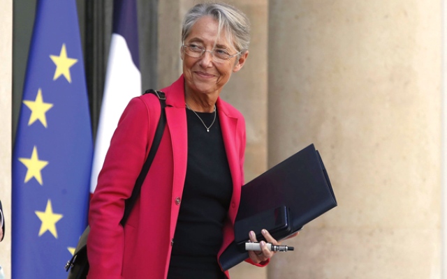 الصورة: إليزابيت بورن.. ثاني امرأة تترأس مجـلس الوزراء في تاريخ فرنسا