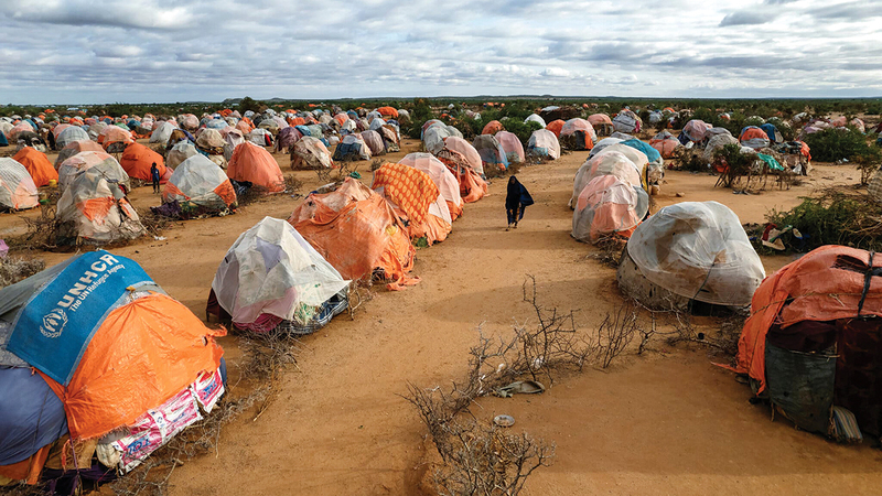 الآلاف تشردوا ويقيمون في الخيام بسبب ظروف نقص المواد الغذائية في الصومال.   أرشيفية