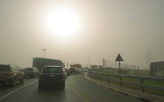 الصورة: عاصفة رملية في دبي والشارقة.. صور