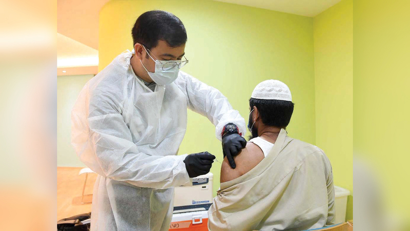 الإمارات نجحت من خلال الحملة الوطنية للّقاح لتوفير اللقاحات لأكثر من 98% من إجمالي السكان.   أرشيفية